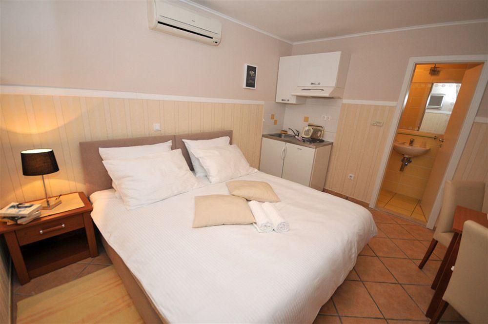 Apartments & Rooms Buble Trogir Exterior foto
