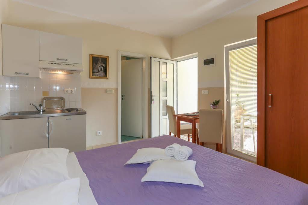 Apartments & Rooms Buble Trogir Exterior foto